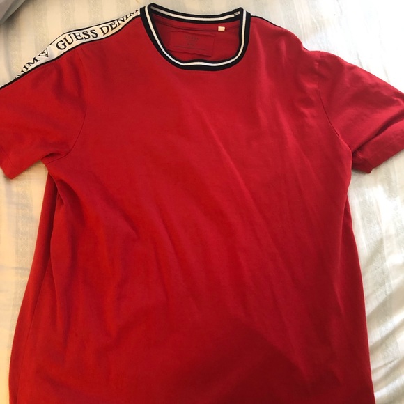 guess red tee - Picture 2 of 2